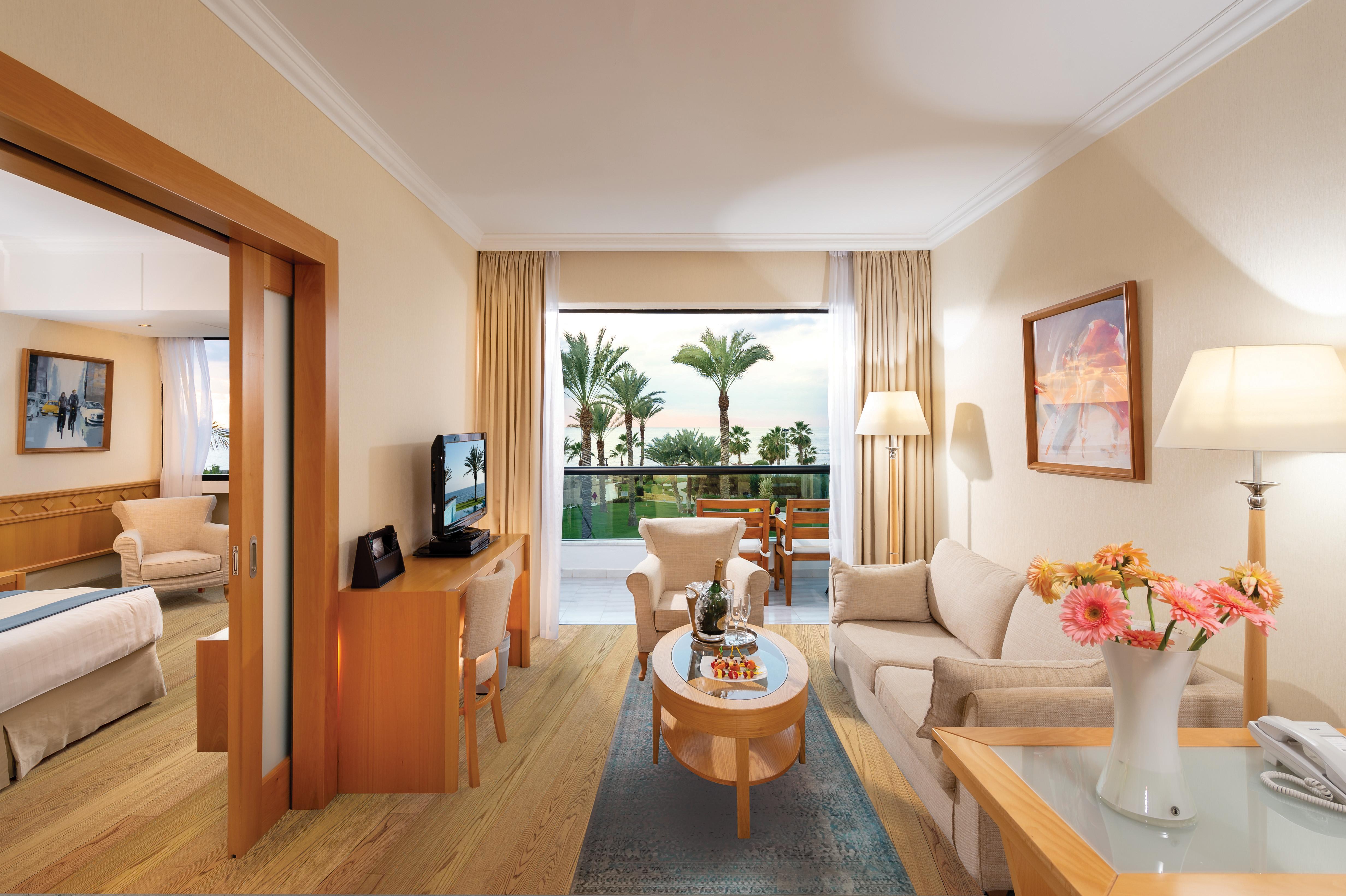 Constantinou Bros Asimina Suites Hotel (Adults Only) Paphos Buitenkant foto